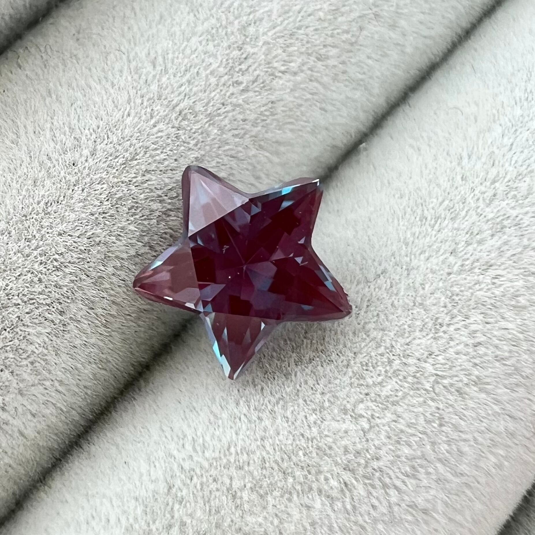 妖艶な星】再結晶アレキサンドライト スターカット ルース カラー