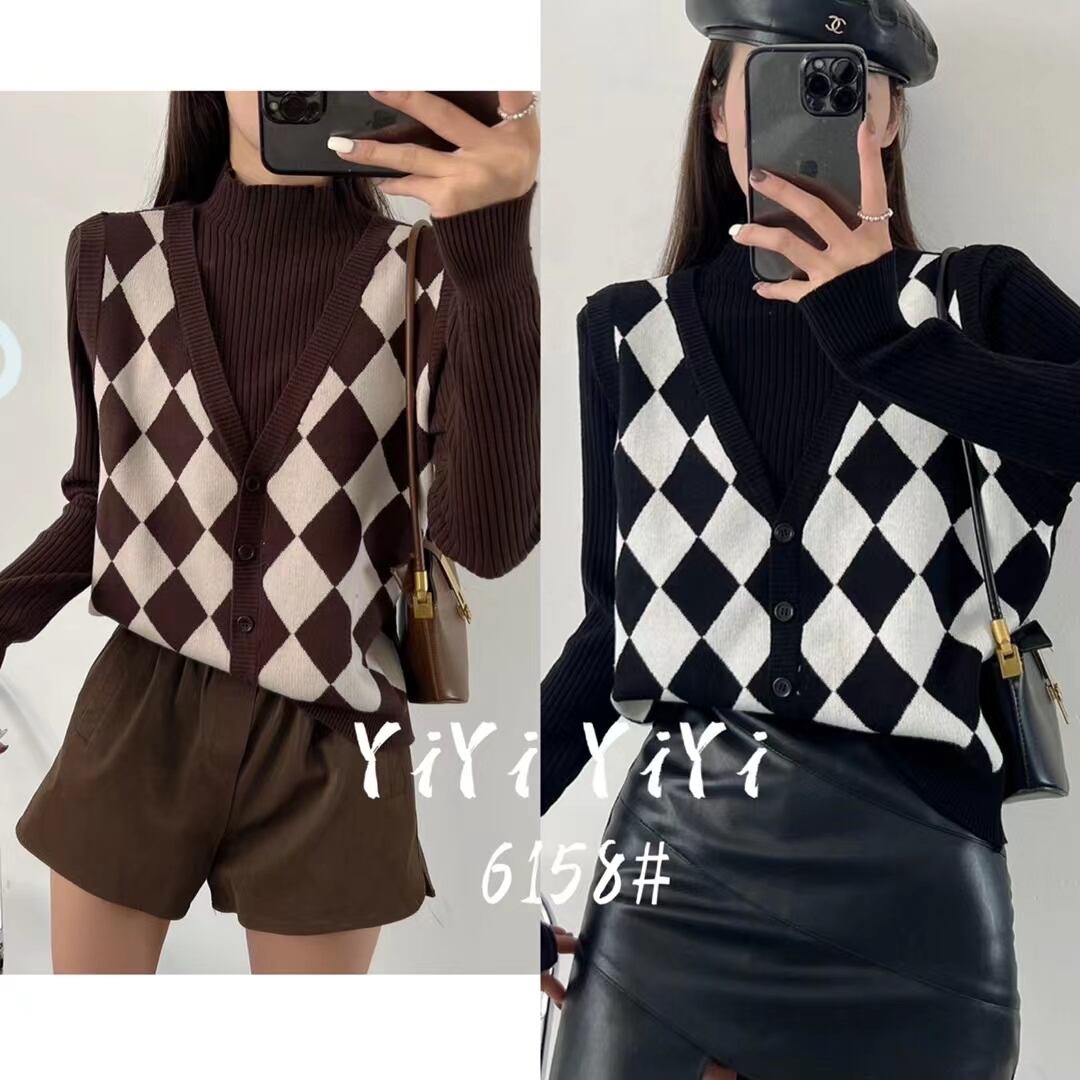 チェックベスト レイヤード風ニット　AJ111-5099/111-6158