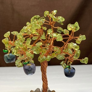 3.りんごがなるペリドット招財樹とフローライトハリネズミ