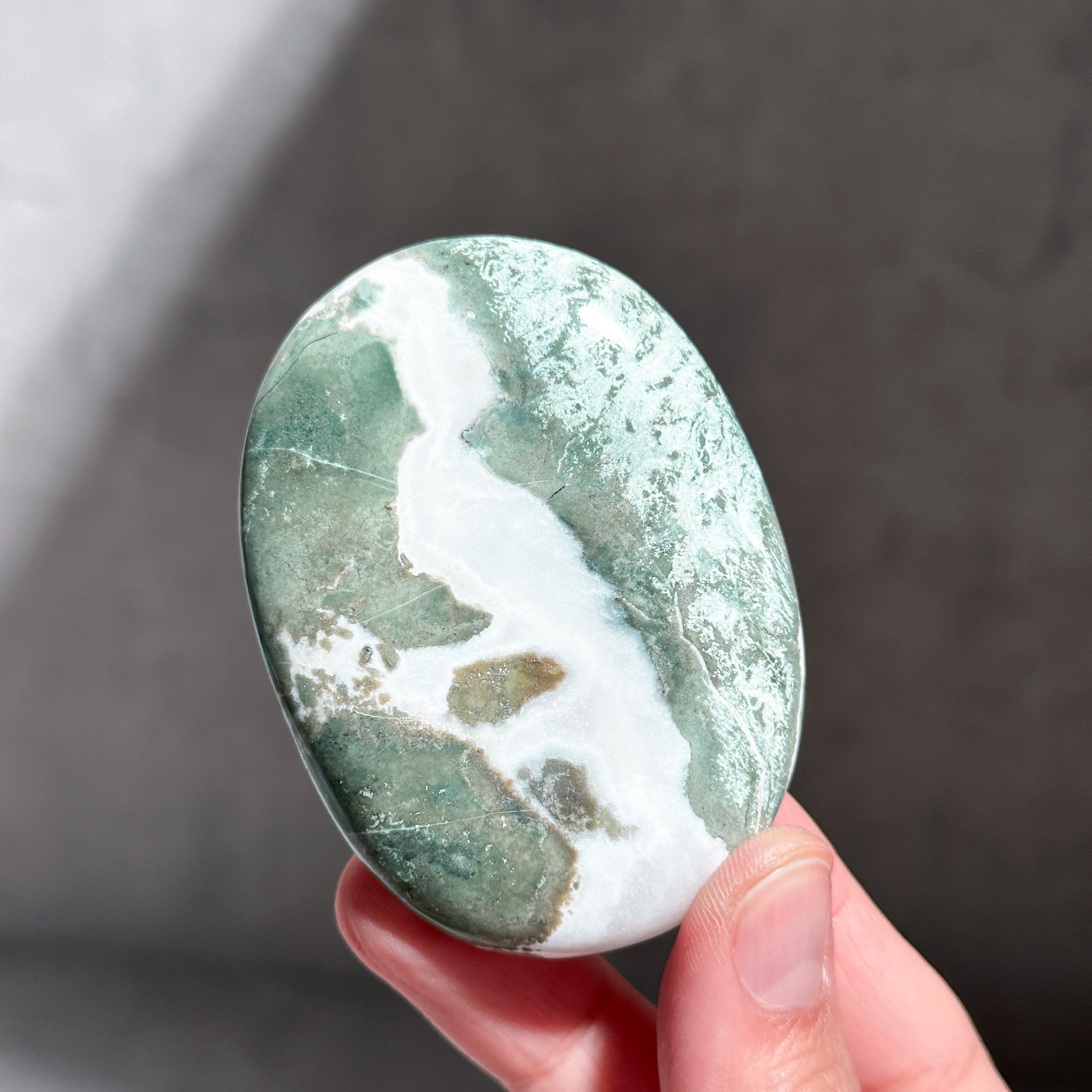 グリーンサードオニキス パームストーン25◇ Green Sardonyx ◇天然石