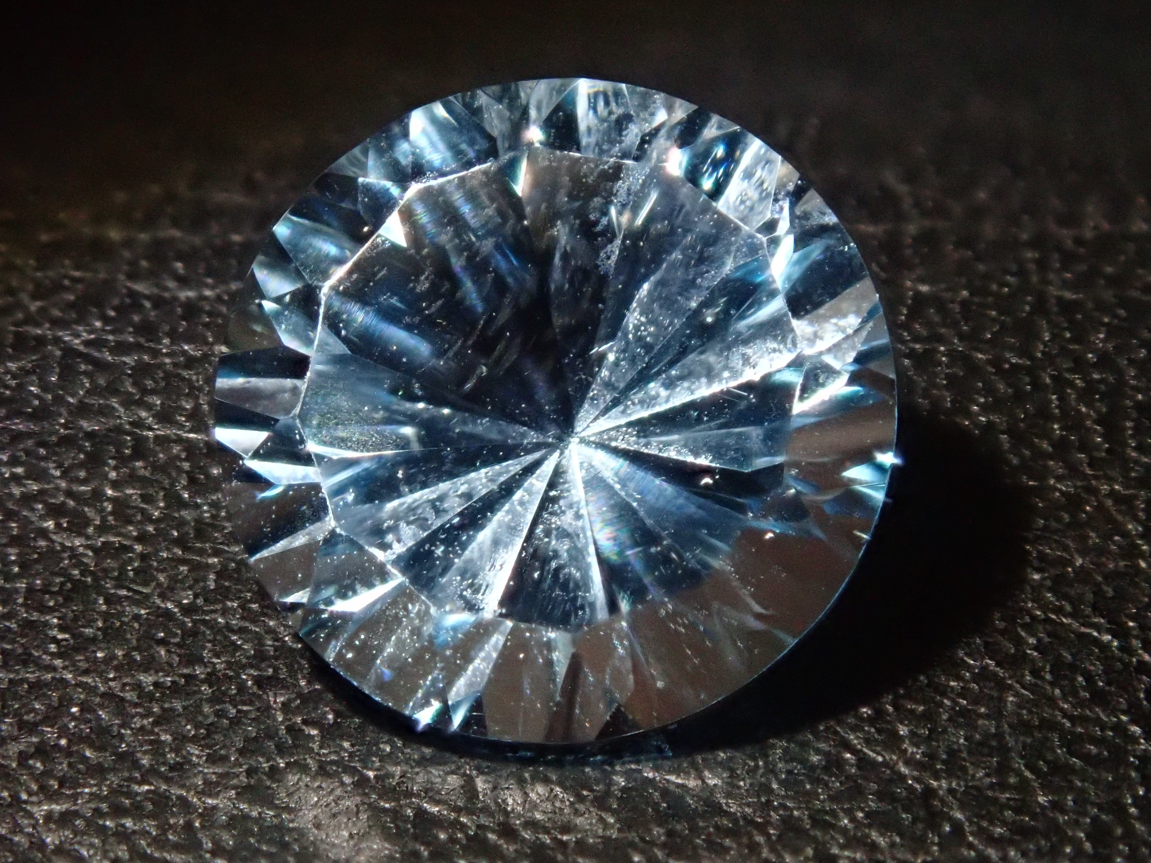 スイスブルートパーズ 2.390ct