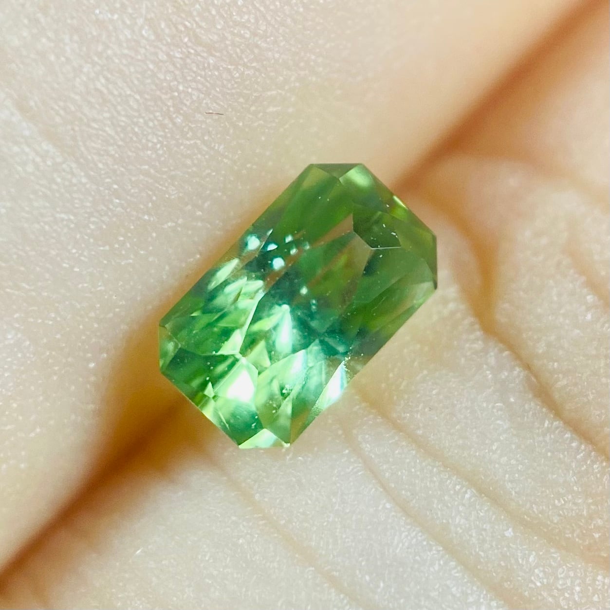 ジョンダイア氏カットのトルマリン