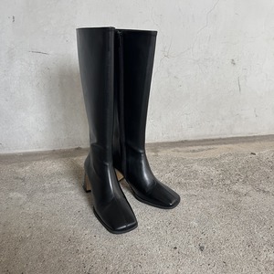 slanted cut heel long boots