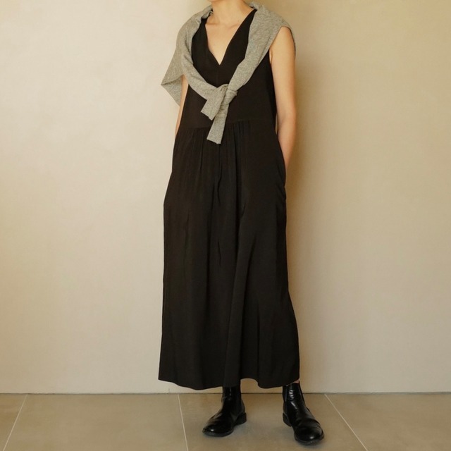 ATON ｜ VISCOSE CLOTH BACK GATHERED DRESS
