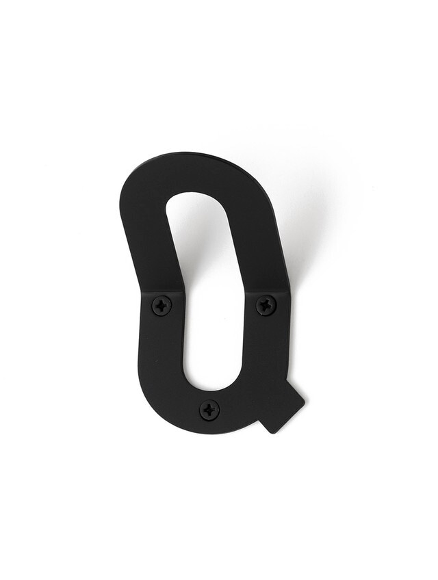 LETTER HOOK  Q フック　壁掛け　サイン　英文字　アルファベット