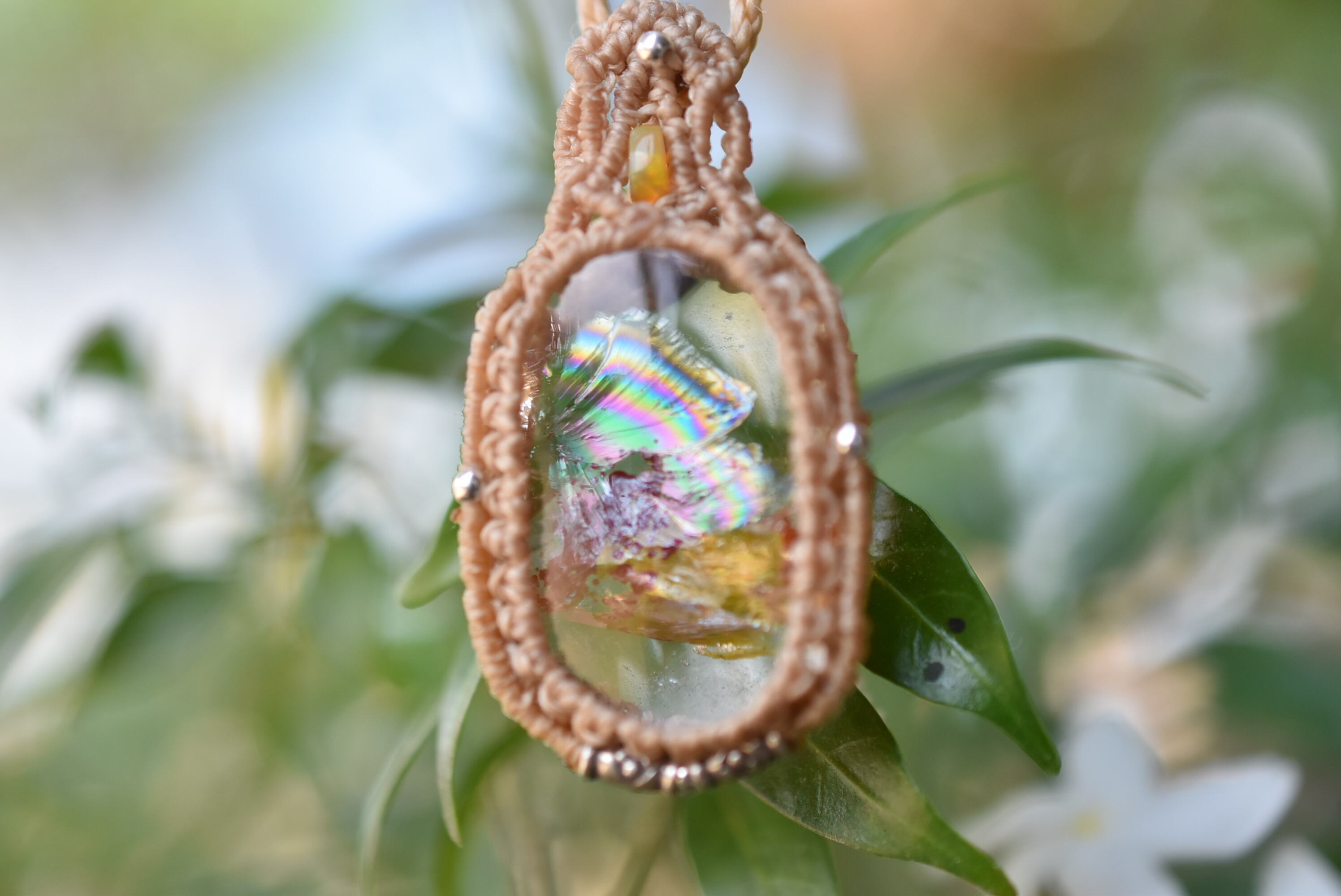 夕陽と虹ピクチャー★オーロラクォーツ マクラメネックレス982