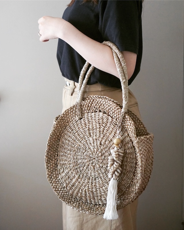 Macrame bag charm L : mocha × white 