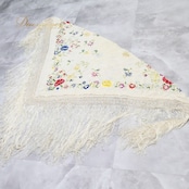 フラメンコ 衣装 マントン シージョ アイボリー クリーム 刺繍 フレコ フリンジ 花柄 ダンス パーティ 発表会 舞台 小物 装飾 小道具 ホワイト系 フラメンコ衣装 ダンス衣装 ステージ衣装 刺繍マントン クリーム系 アイボリー系 花柄デザイン フリンジ付き おしゃれ パフォーマンス コスチューム