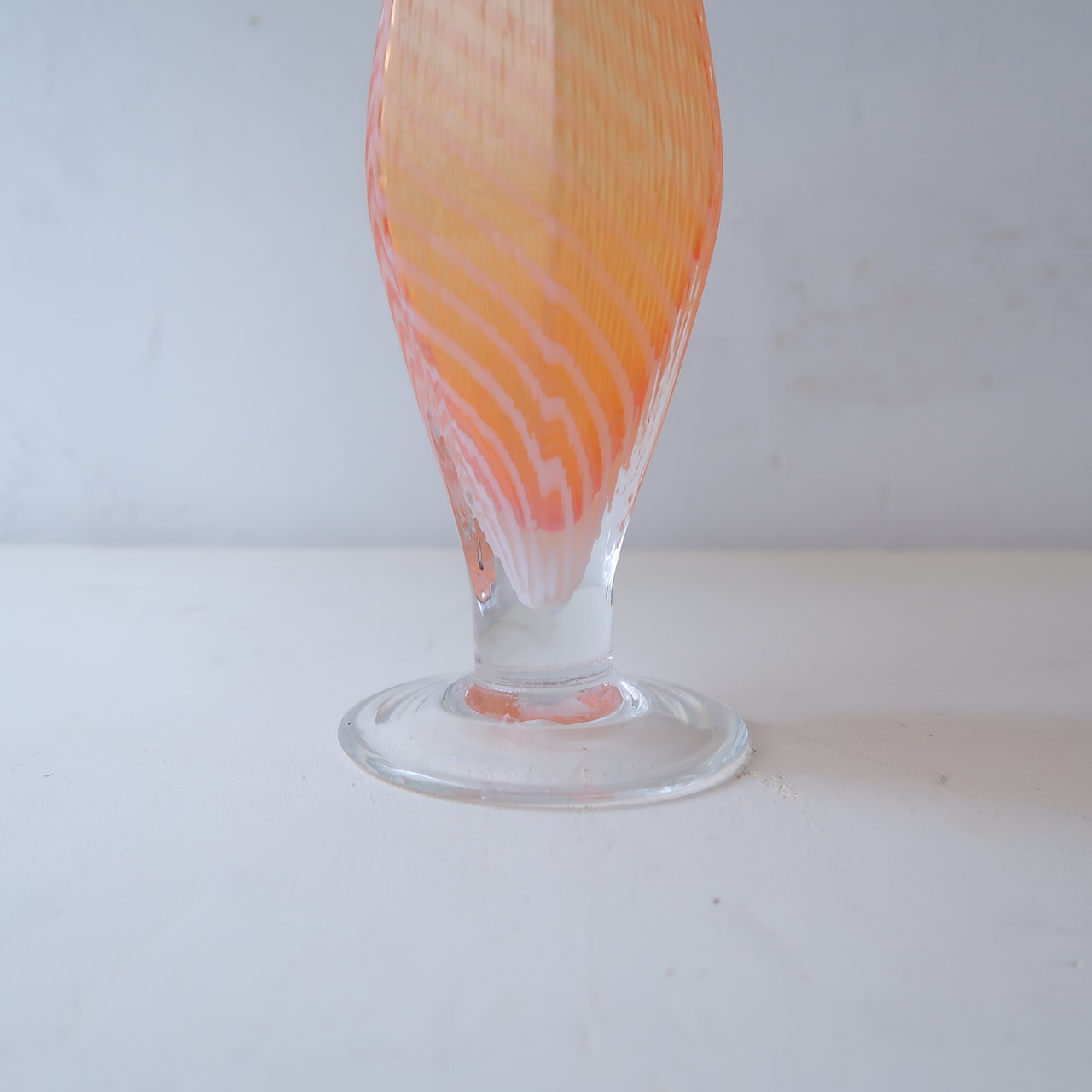 オレンジジュースの花瓶