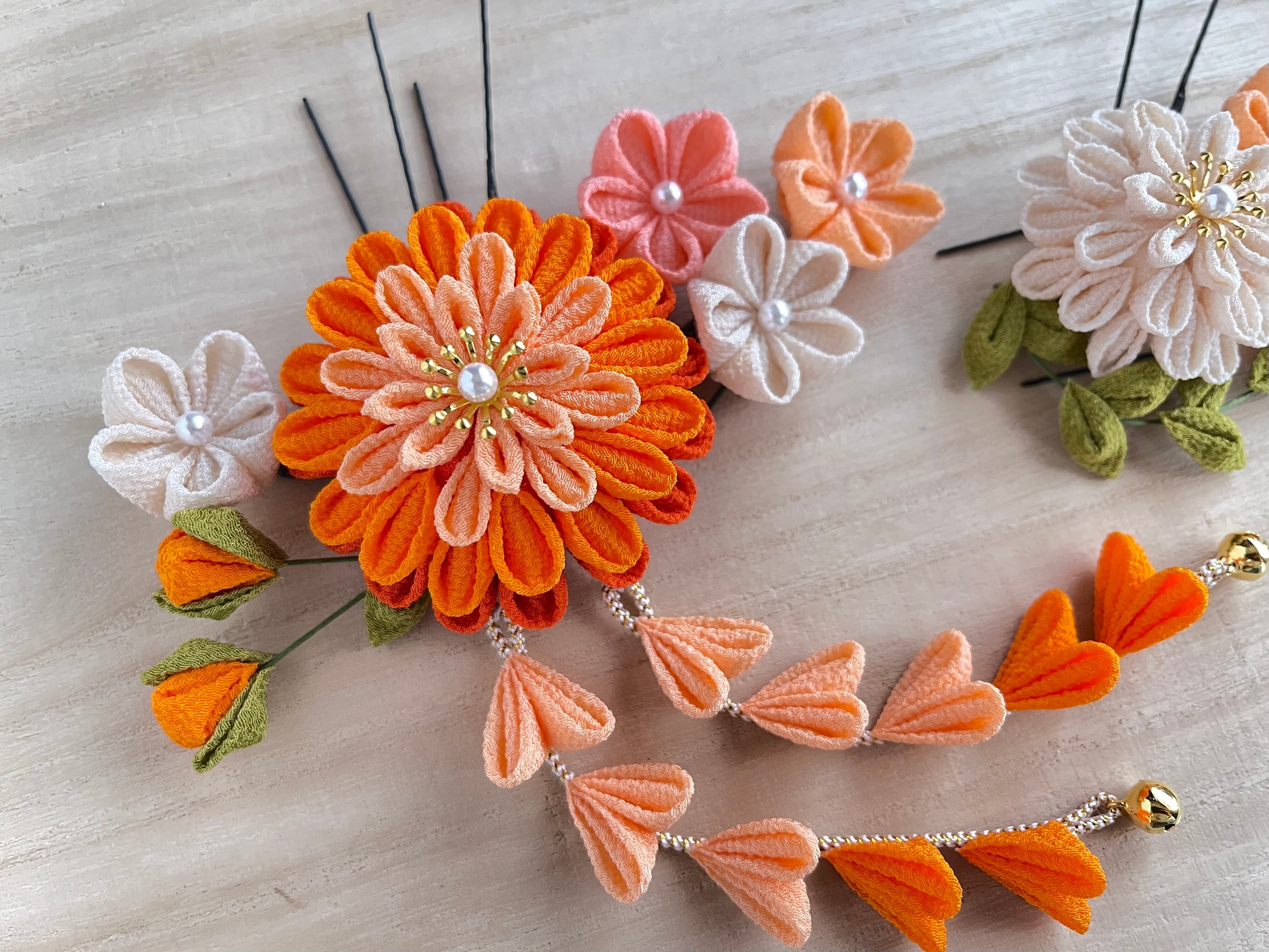 つまみ細工×金箔 髪飾りセット・オレンジグラデーションと白のお花、蕾 