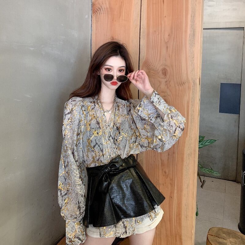 ブロンズスネークプリントシフォンシャツレディース秋ルーズ長袖ランタンスリーブシャツデザインニッチトップ ブラックストロベリース20502468795