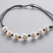 七粒の淡水バロックパールの照りを楽しめる！淡水シルク紐ネックレス ne1121