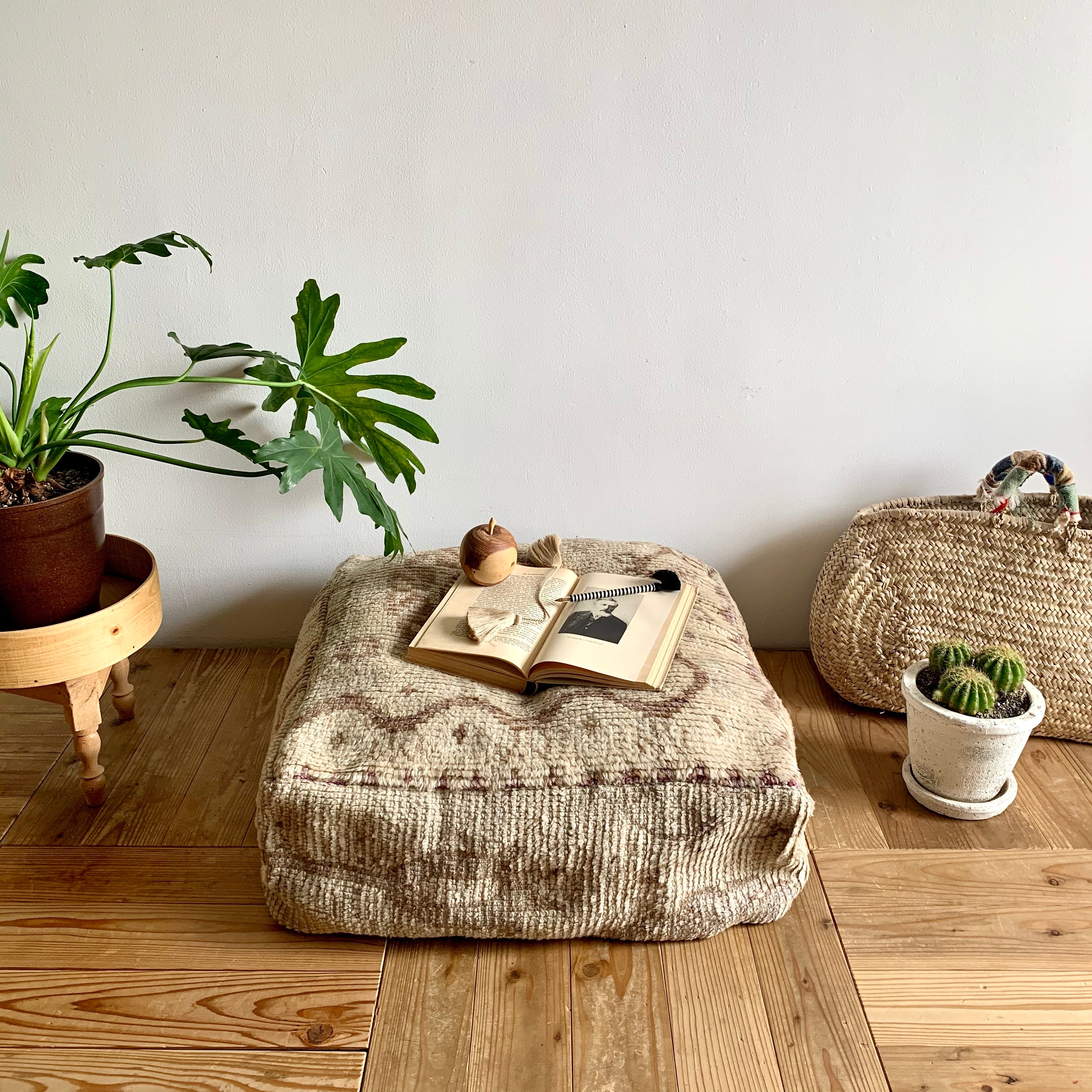 オールドラグをリメイクしたプフ