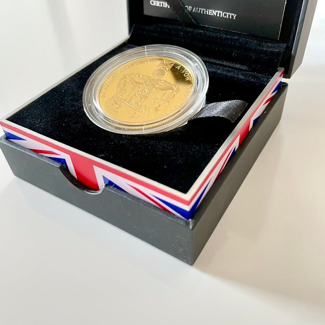 2013年エリザベス女王陛下の戴冠60周年記念 5ポンドゴールドメッキ銀貨