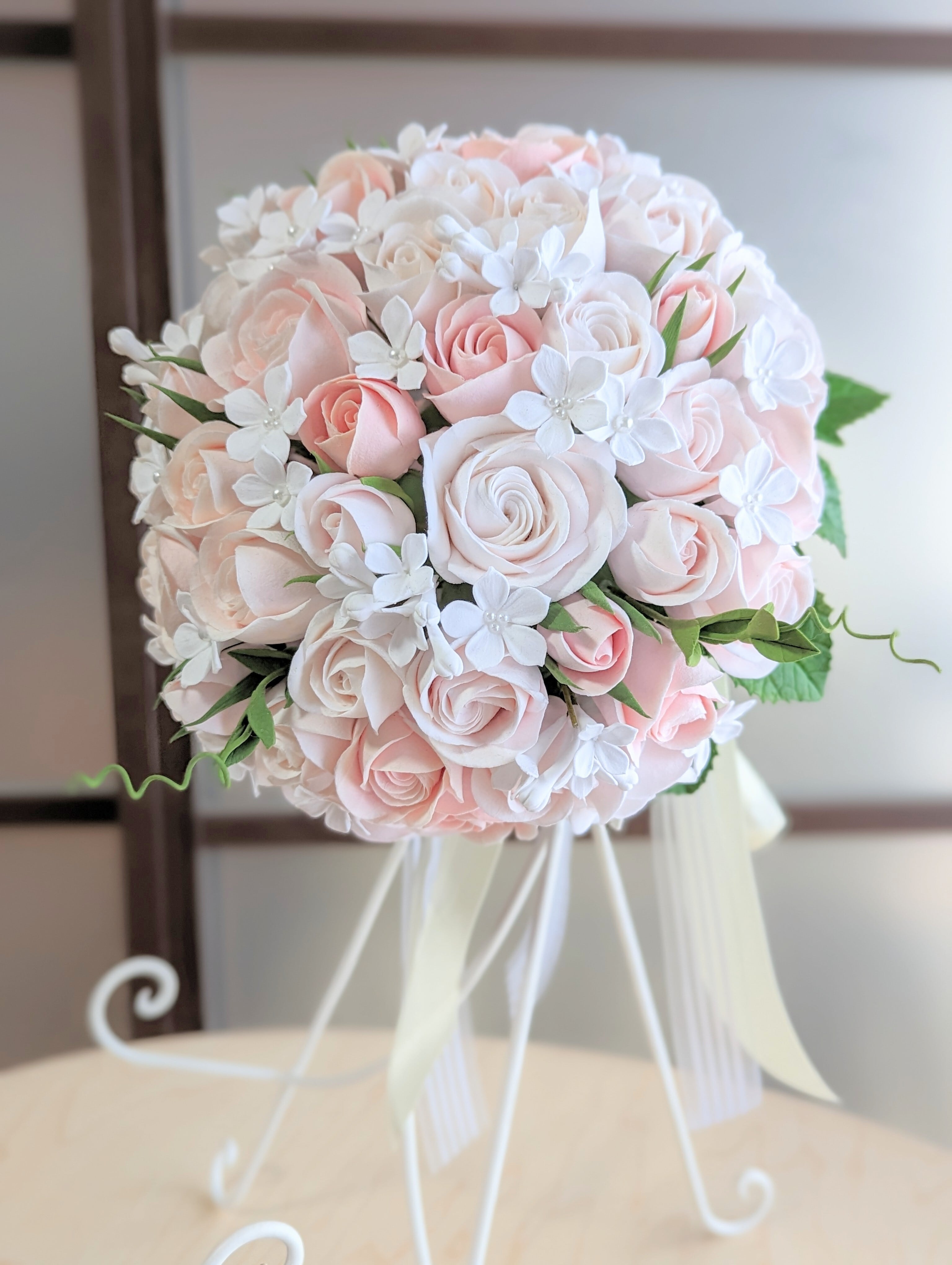 ピンクのバラのラウンドブーケ | Clay art AYA