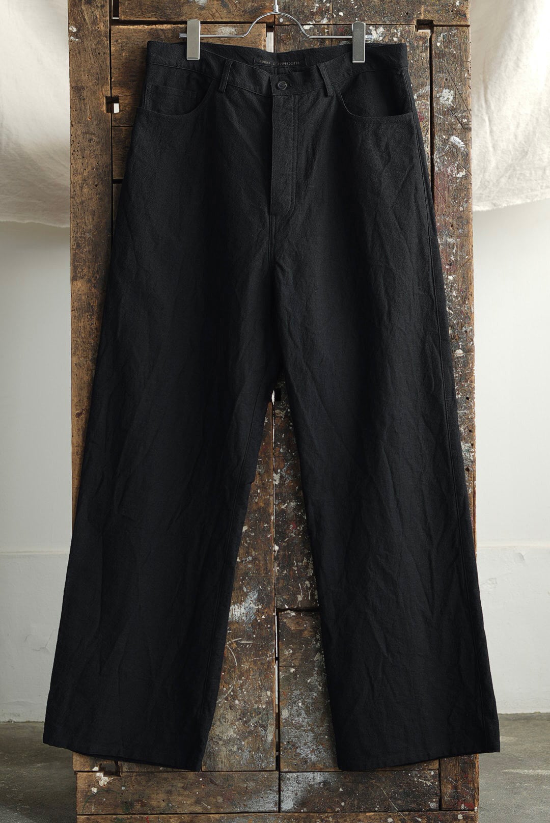 FORME D'EXPRESSION - STRAIGHT RELAXED JEAN / WASHED BLACK