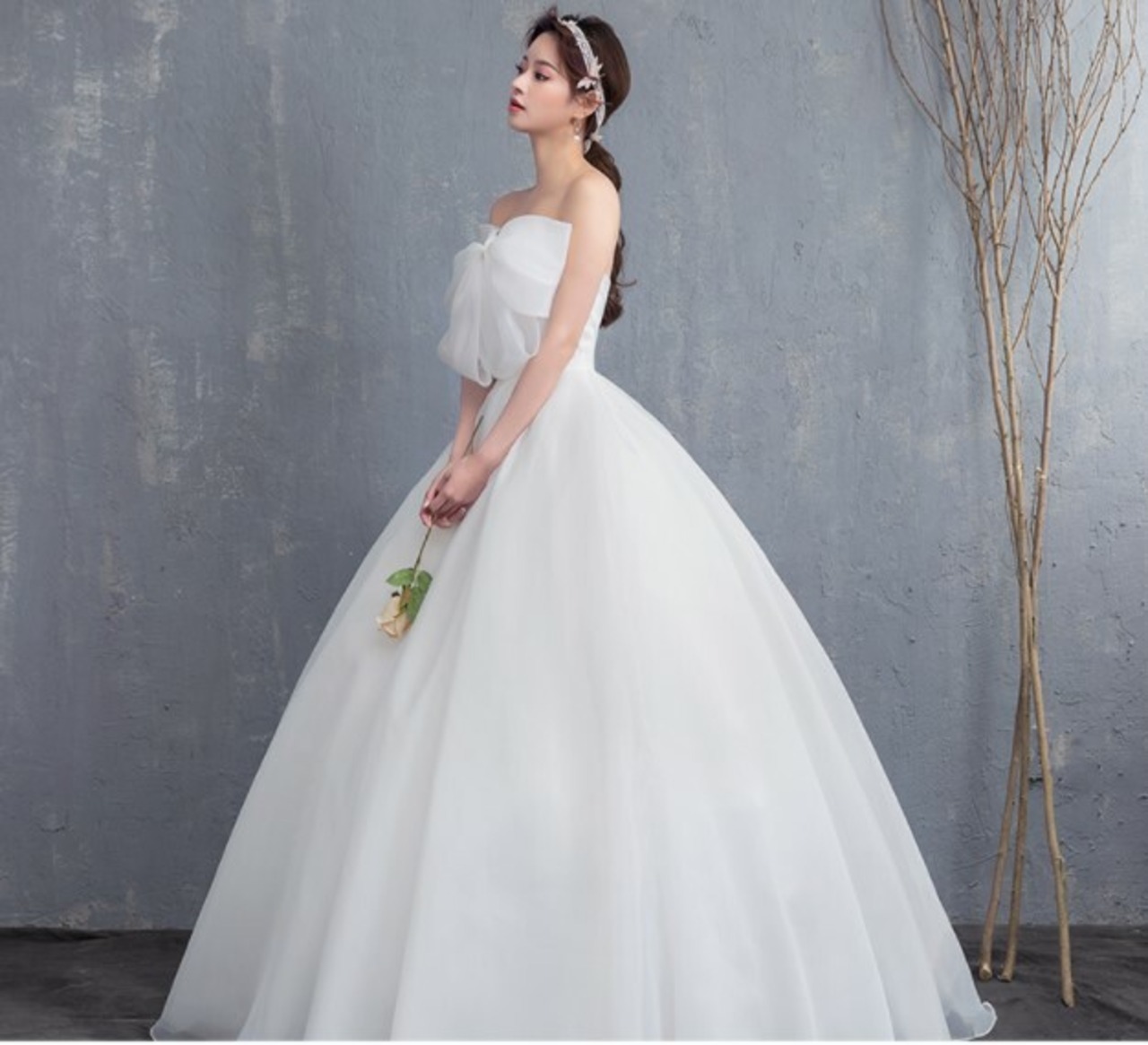 エレガント ウエディングドレス ホワイト ベアトップ 床付 く  