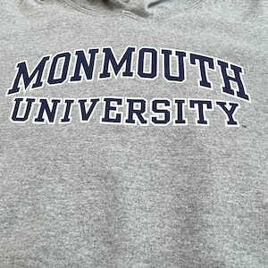 【GILDAN】カレッジロゴ モンマス大学 MONMOUTH UNIVERSITY  アーチロゴ パーカー ロゴ プリントプルオーバー スウェット フーディー hoodie L us古着