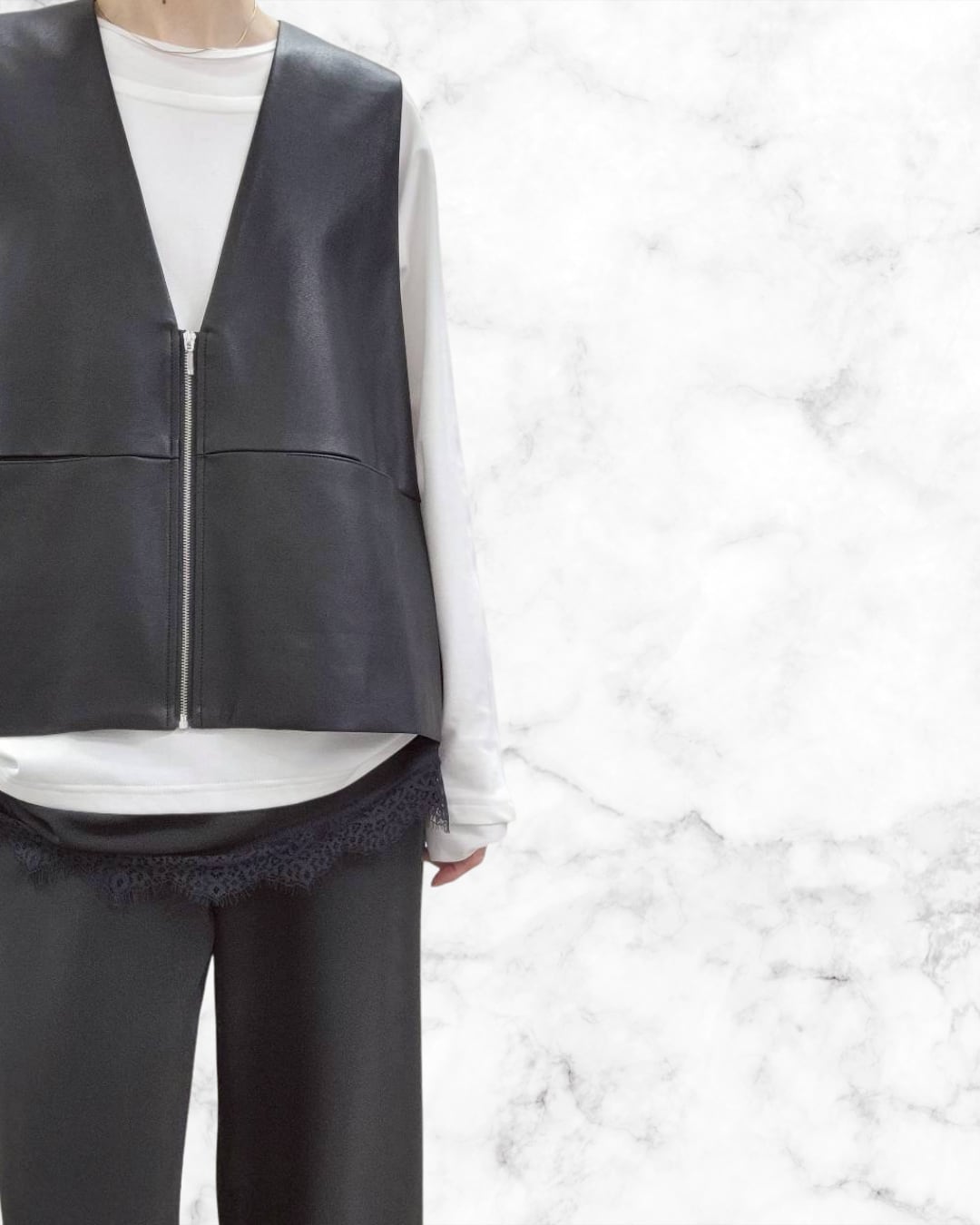 ヴィーガンレザーフレアベスト 604515 CYAN TOKYO シアントーキョー 9月中旬~10月上旬入荷予定 4月展示会