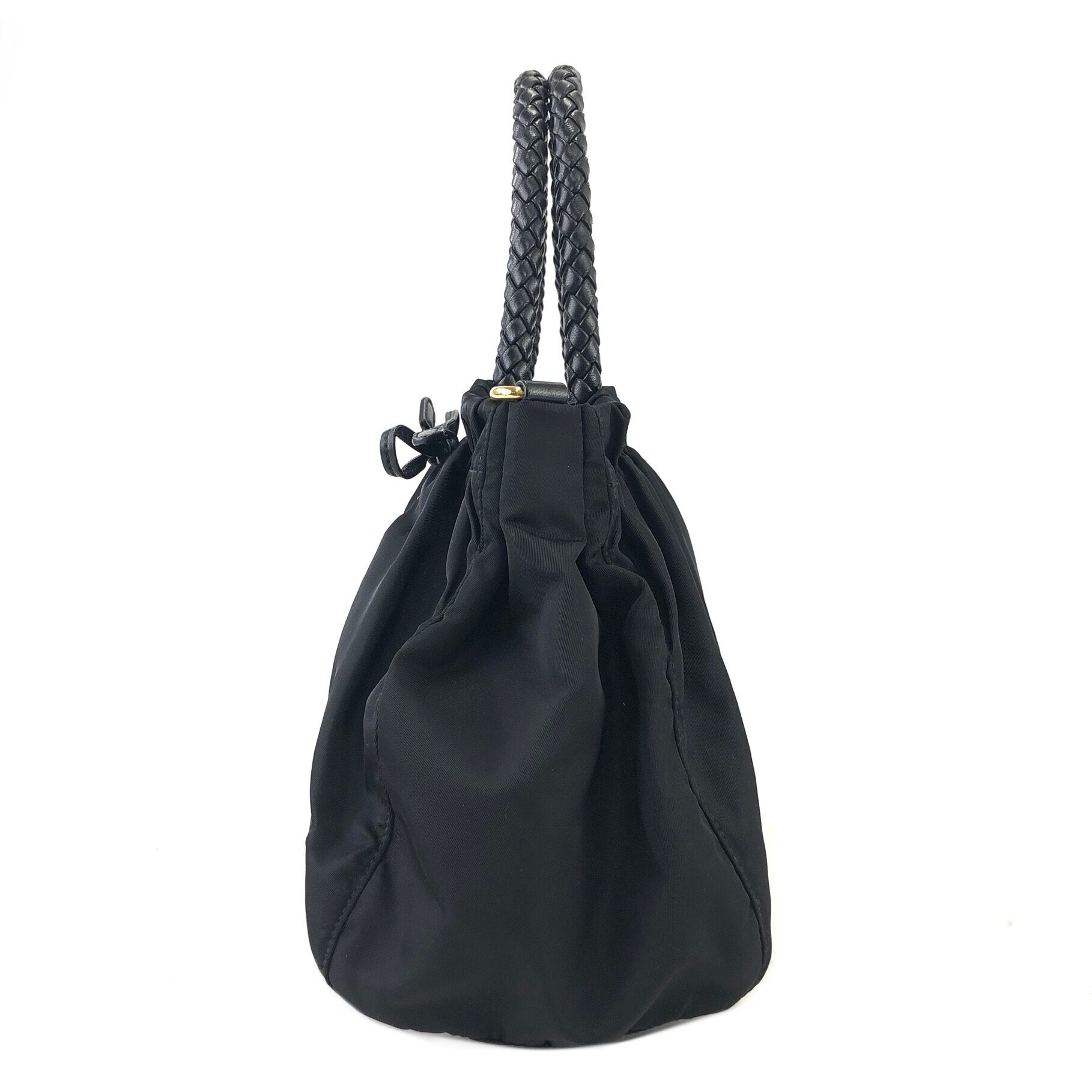 PRADA プラダ ロゴ ギャザー ショルダーバッグ 2way ハンドバッグ ブラック vintage ヴィンテージ オールド c6kcye | VintageShop solo powered by BASE PRADA プラダ ロゴ ギャザー ショルダーバッグ 2way ハンドバッグ ブラック vintage ヴィンテージ オールド c6kcye | VintageShop solo powered by BASE