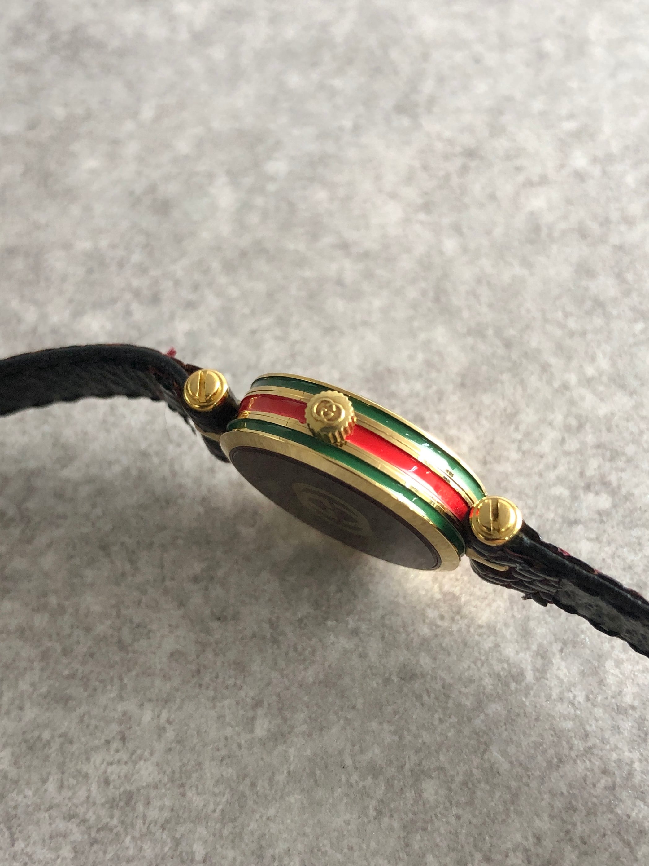 GUCCI グッチ 腕時計 ゴールド レッド シェリーライン レザー
