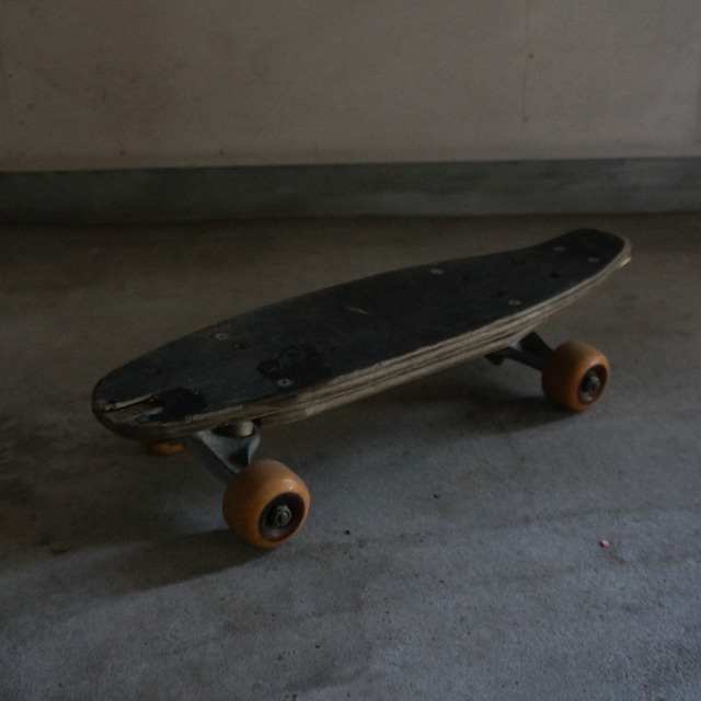 古い国産のスケートボード