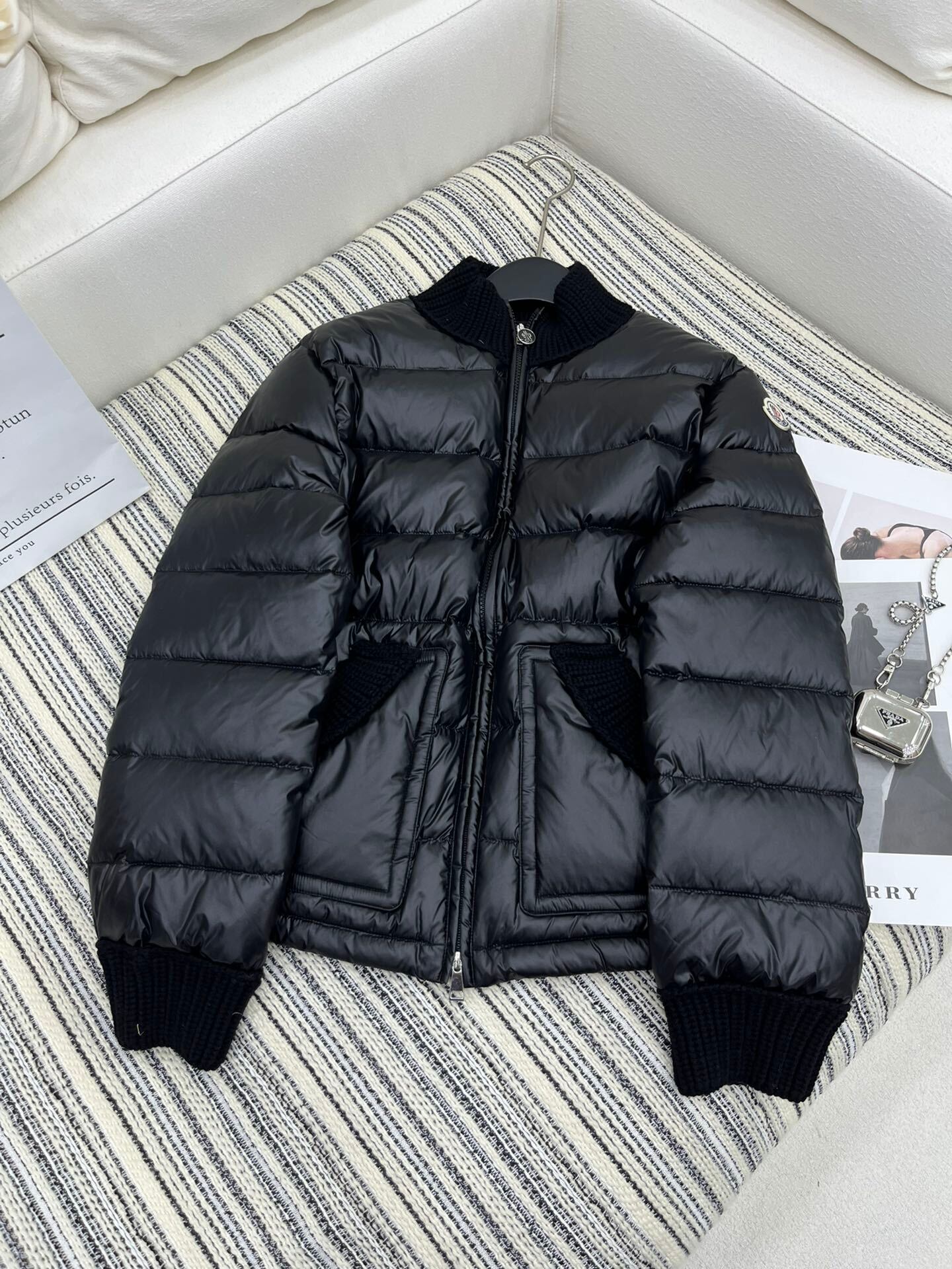 レアアイテム MONCLER モンクレール ブラック ダウンジャケット