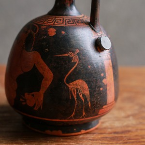 ギリシャからやってきた、個性的なフラワーベース 16