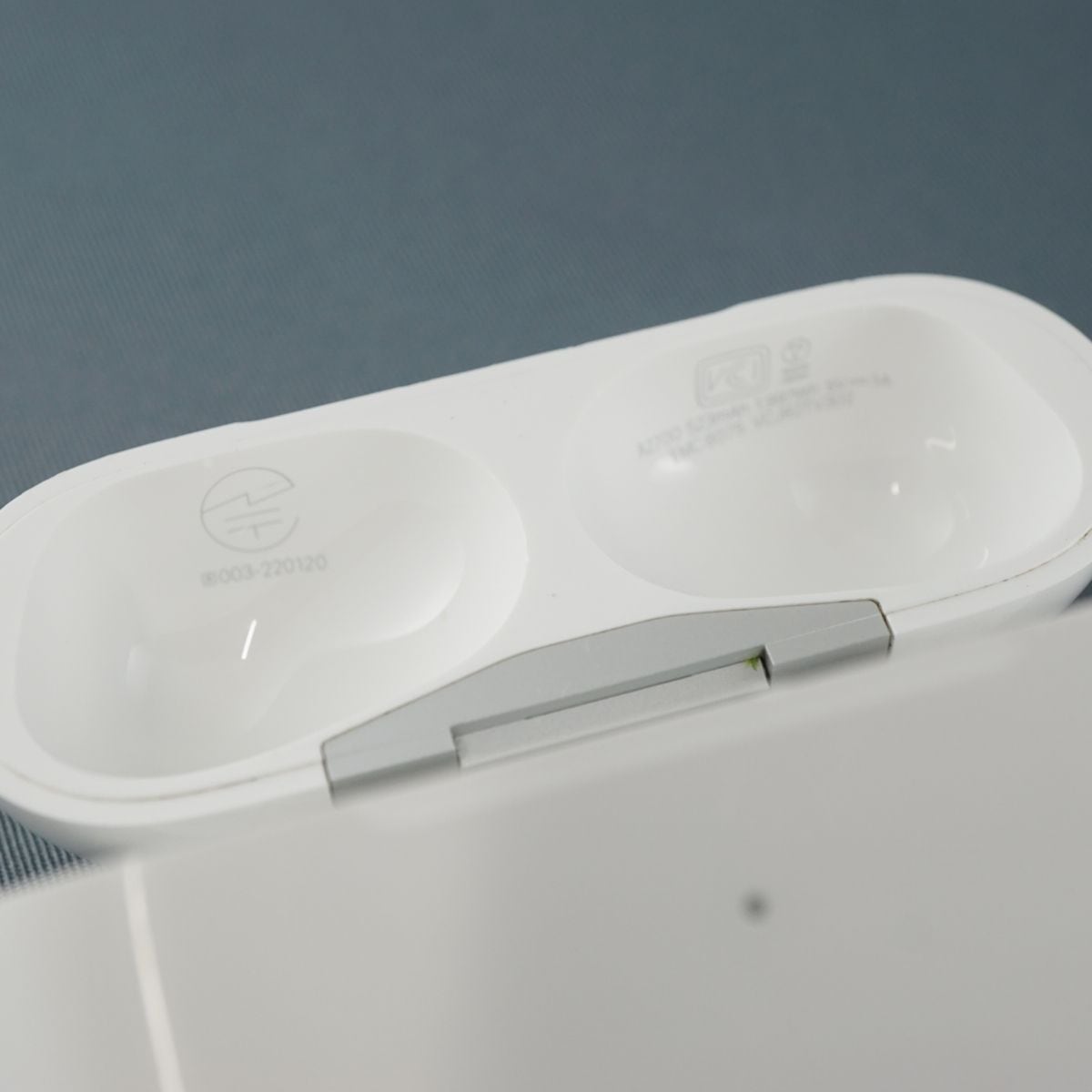 Apple AirPods Pro 2 充電ケースのみ USED品 第二世代