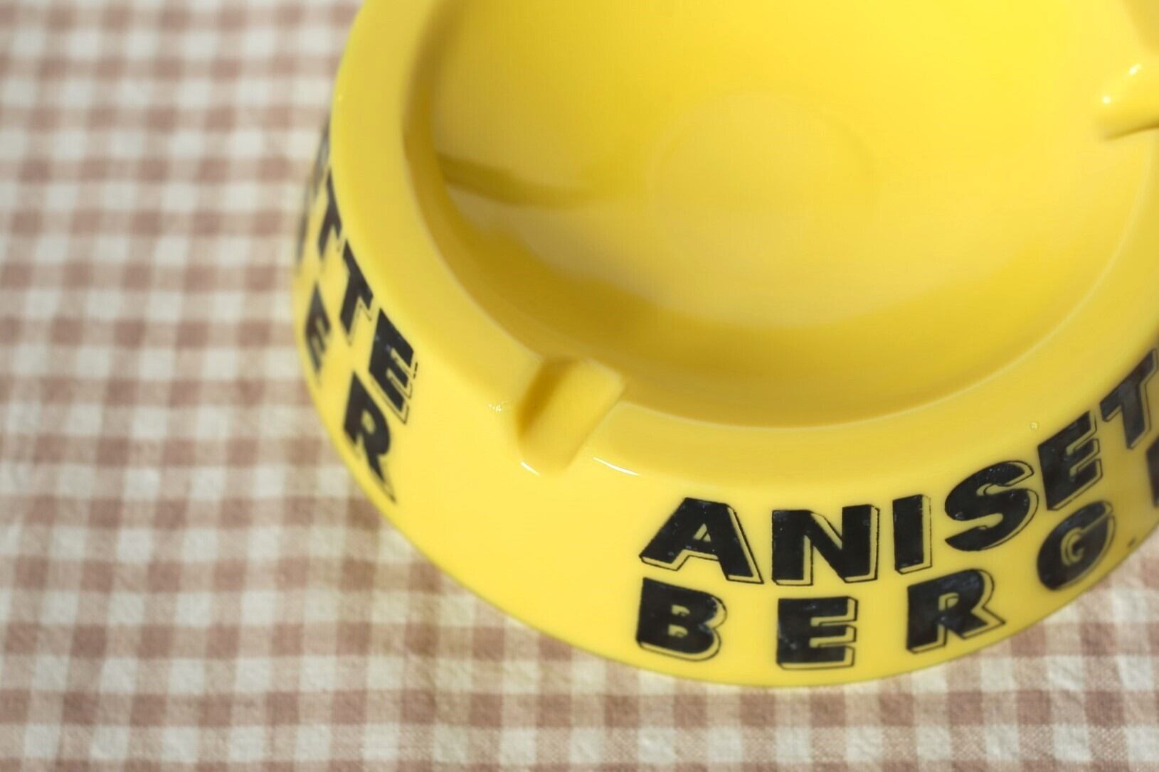 フランス アンティーク ヴィンテージ ミルクガラス 灰皿 『BERGER』 N