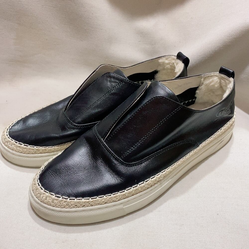 UGG ブラックレザー スリッポン アグ スリッポン 黒 白 レザー