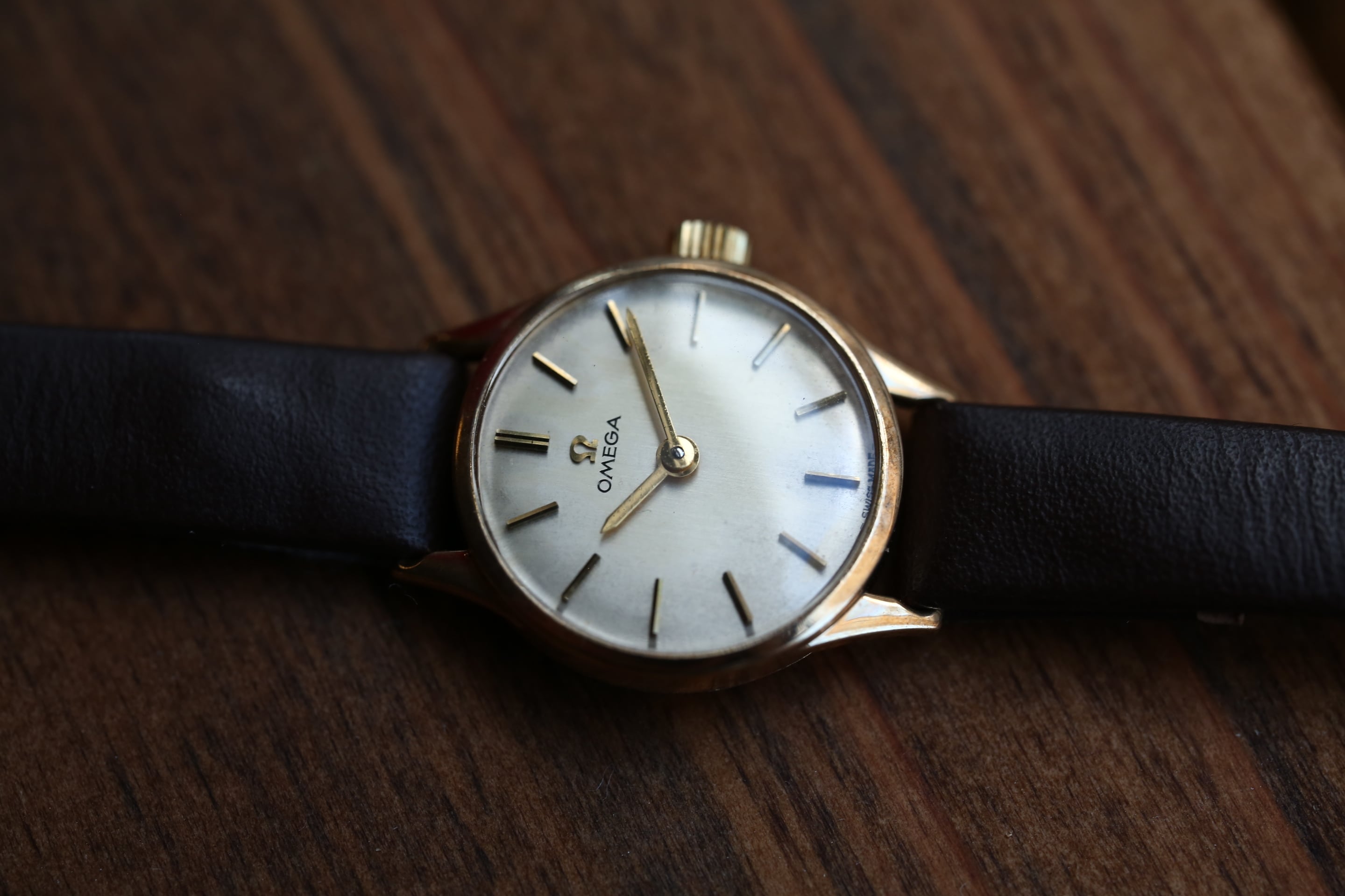 OMEGA】 1965 オメガ レディース2針 9金無垢 英国仕様 ホワイト