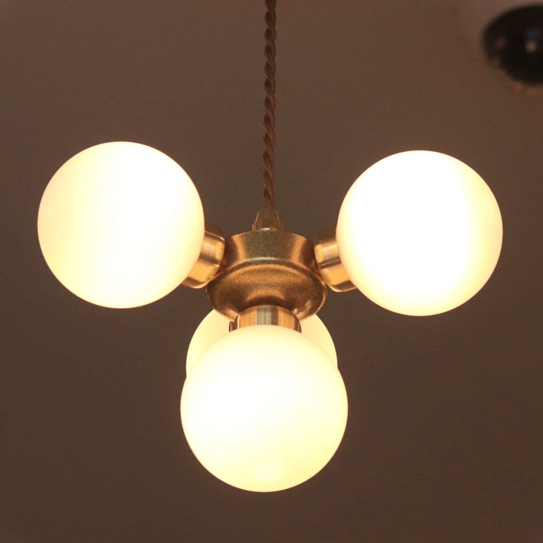 Umbrella ホワイトシャンデリア 4灯 Westcott 7' White Diffusion Parabolic Umbrella 4632 - Adorama