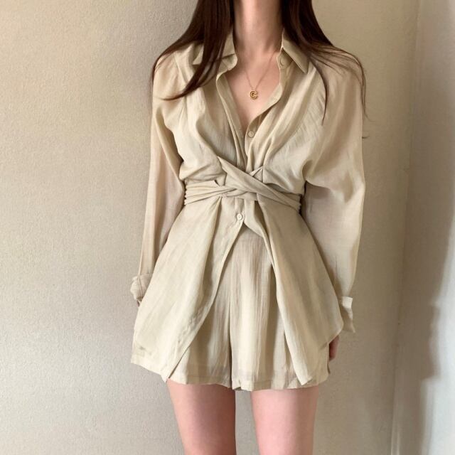 【予約販売】セットアップ シャツ ショートパンツ 長袖 上下 シフォン ウエストマーク レディース 前ボタン ブルー ベージュ ブラック フェミニン 体型カバー こなれ感 大人可愛い シンプル おしゃれ 韓国 旅行 バカンス 春 夏 トレンド フリー