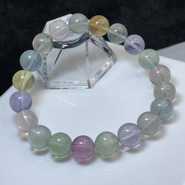 9.パステル系フローライト・ブレスレット
