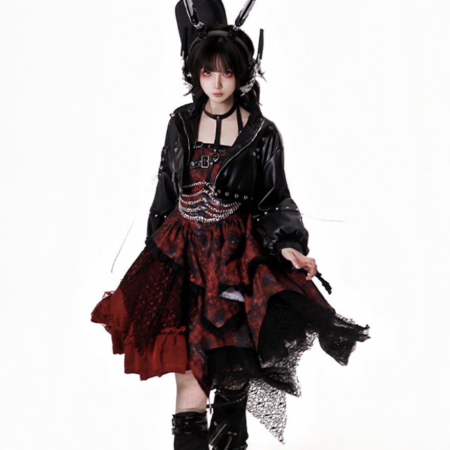 チェーンベルト付き黒赤ロリータワンピース✨ パンク チェーンベルトアクセサリー ライブ向け｜WithU | ゴスロリ通販