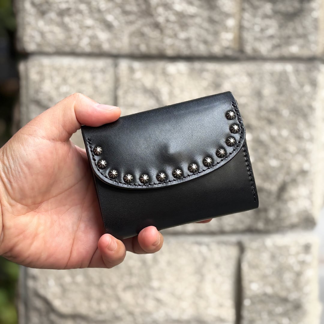 栃木レザー スタッズ 三つ折り財布 日本製 Made in Japan ［スタッズ