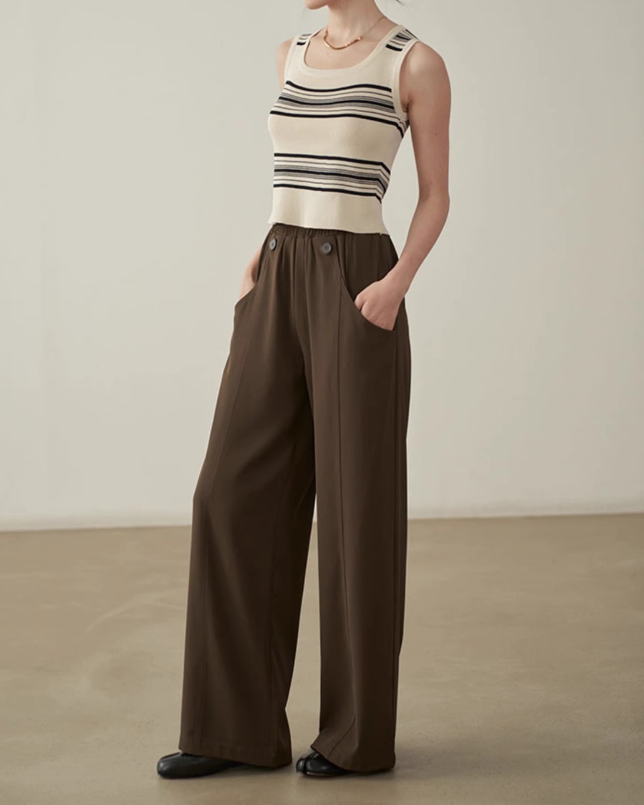 Center stitch easy wide Pants T20265
