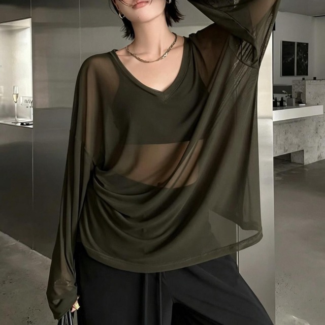 Sheer Vneck loose tops 2 colors　V3067