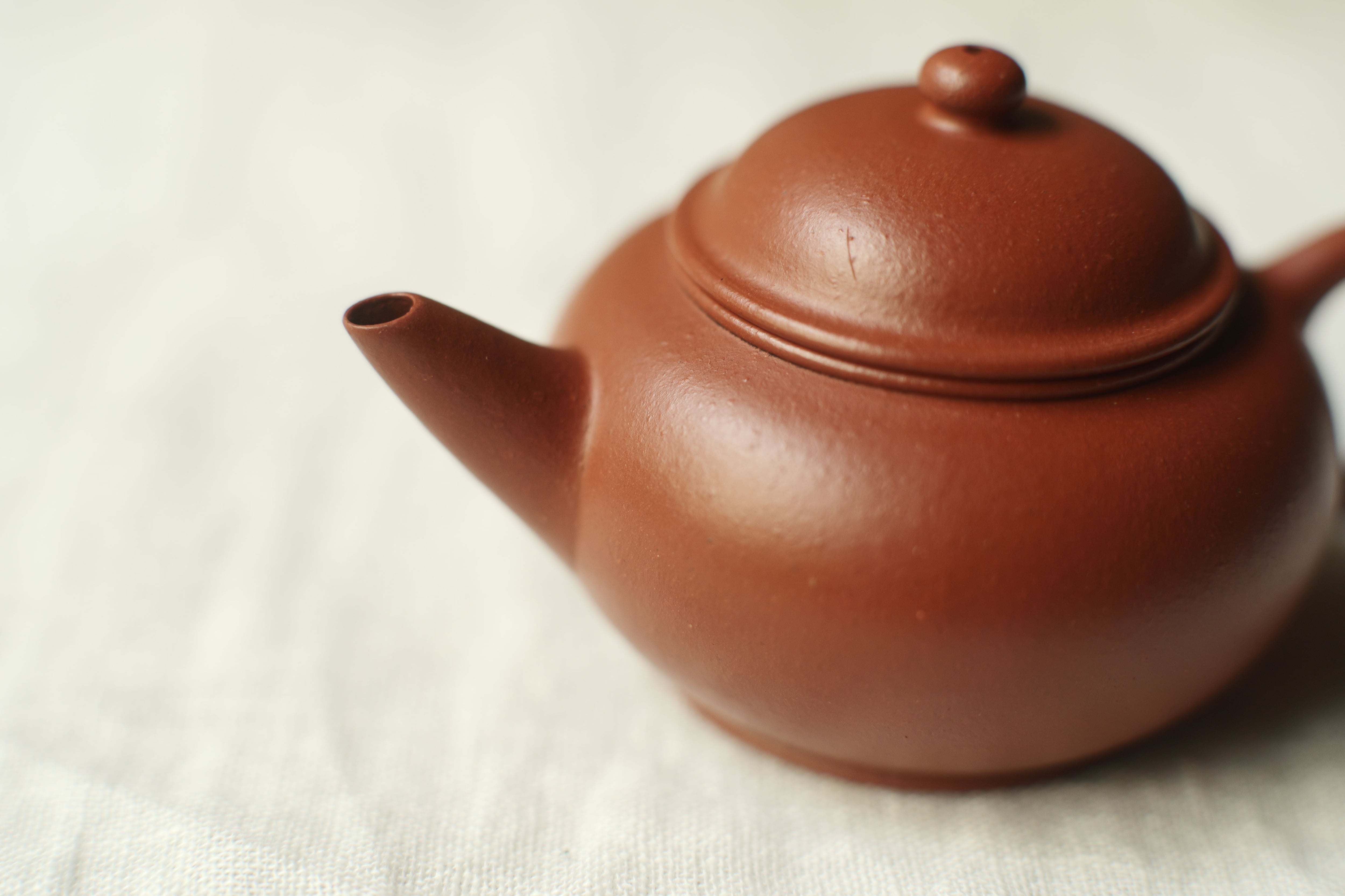 ヴィンテージ 宜興紫砂壺「水平」（約60cc）・朱泥 | 北白川糕糰店