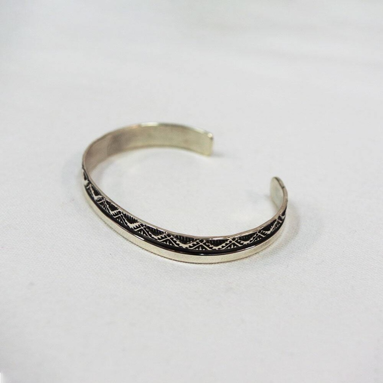 【INDIAN JEWELRY(インディアンジュエリー)】Navajo Bnagle by HENRY MARIANO ナバホ バングル ヘンリー・マリアーノ作