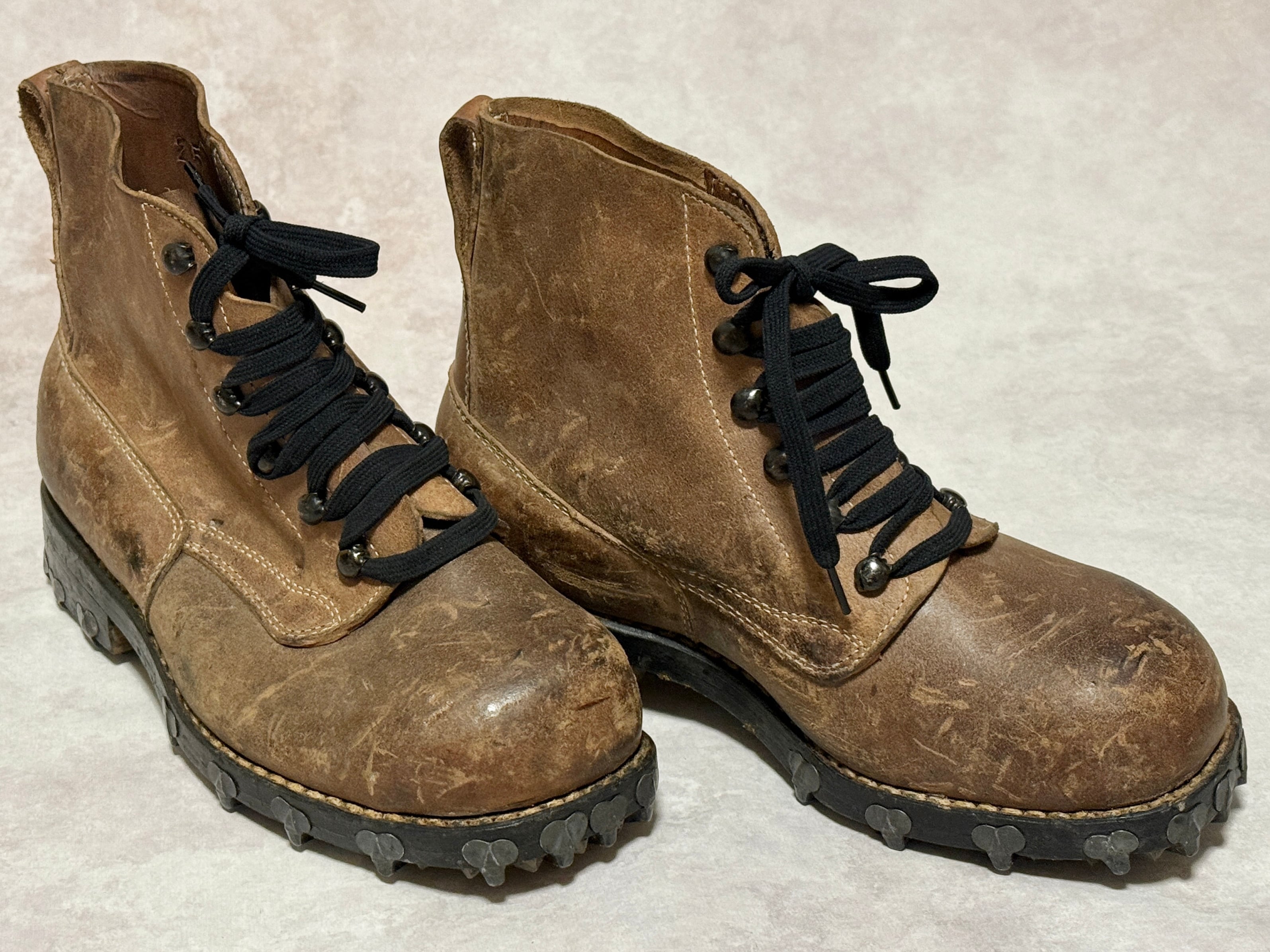 未使用　1963年製　東ドイツ軍　パレード用ブーツ　レザーソール WWII ドイツ軍 山岳ブーツ代用 スイス軍実物ナーゲルブーツ(25cm