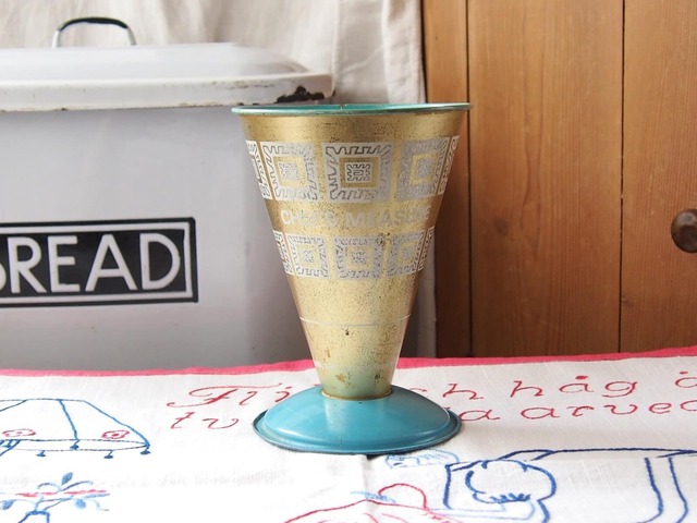 イギリスアンティーク　メジャーカップ　NUTBROWN