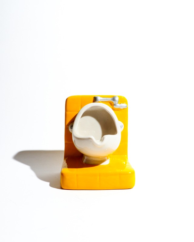 Ceramic toilet-shaped ashtray