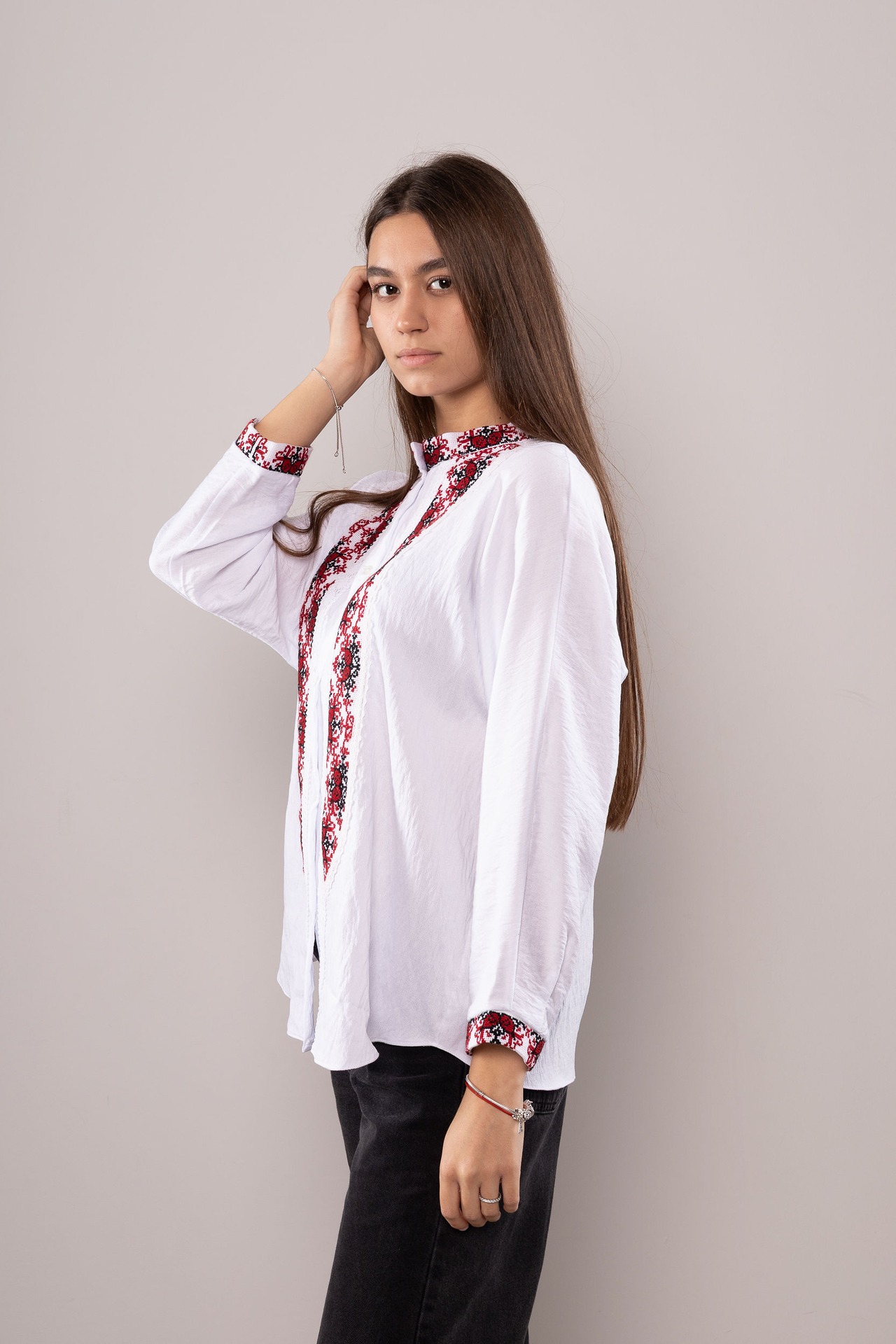 ウクライナ刺繍ヴィシヴァンカ クロスステッチ　手刺繍　ブラウス　麻　レディース・フリーサイズ - 7