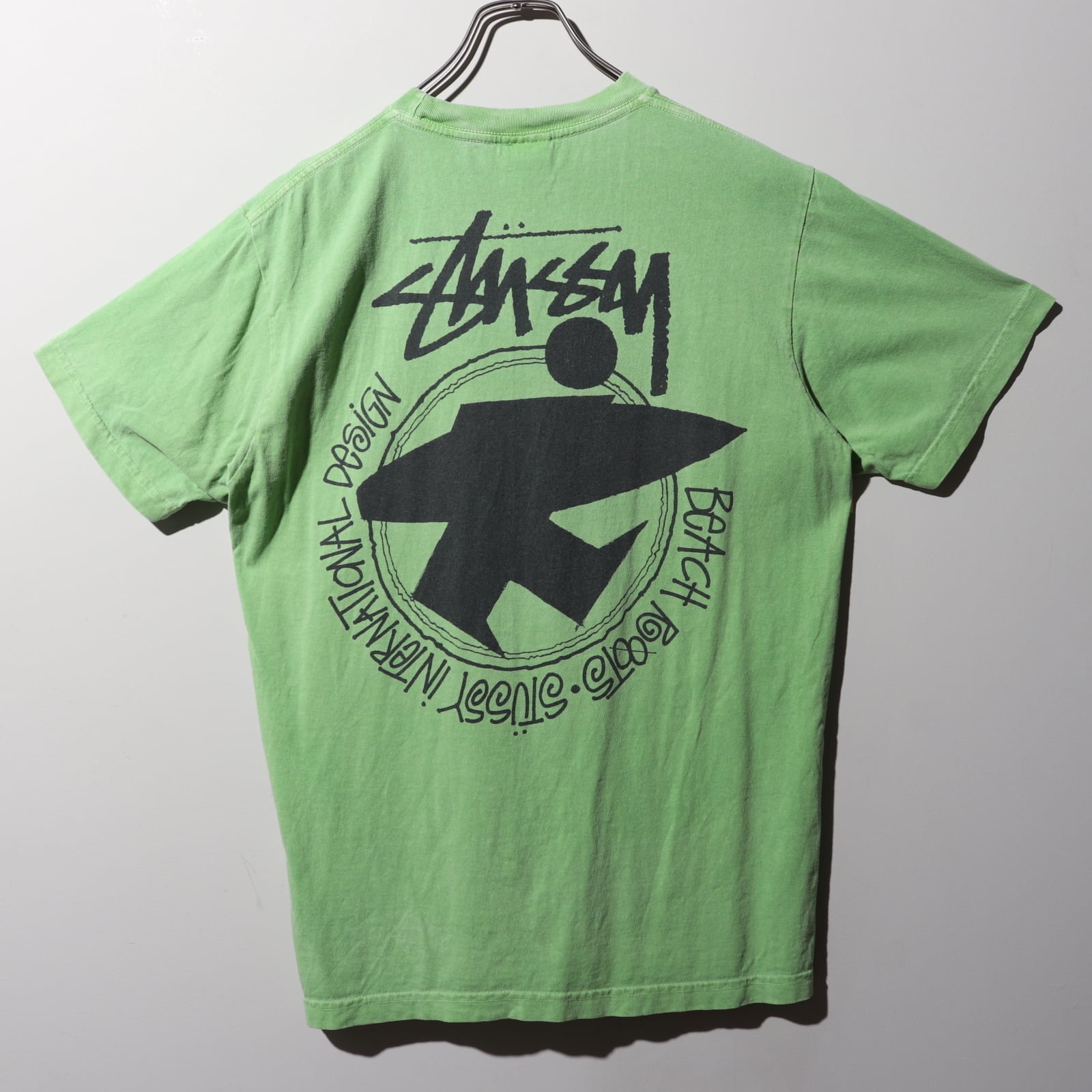 美品 M 復刻黒タグ USA Stussy サーフマン surfman Tシャツ 緑 美品 M 復刻黒タグ USA Stussy サーフマン surfman Tシャツ 緑