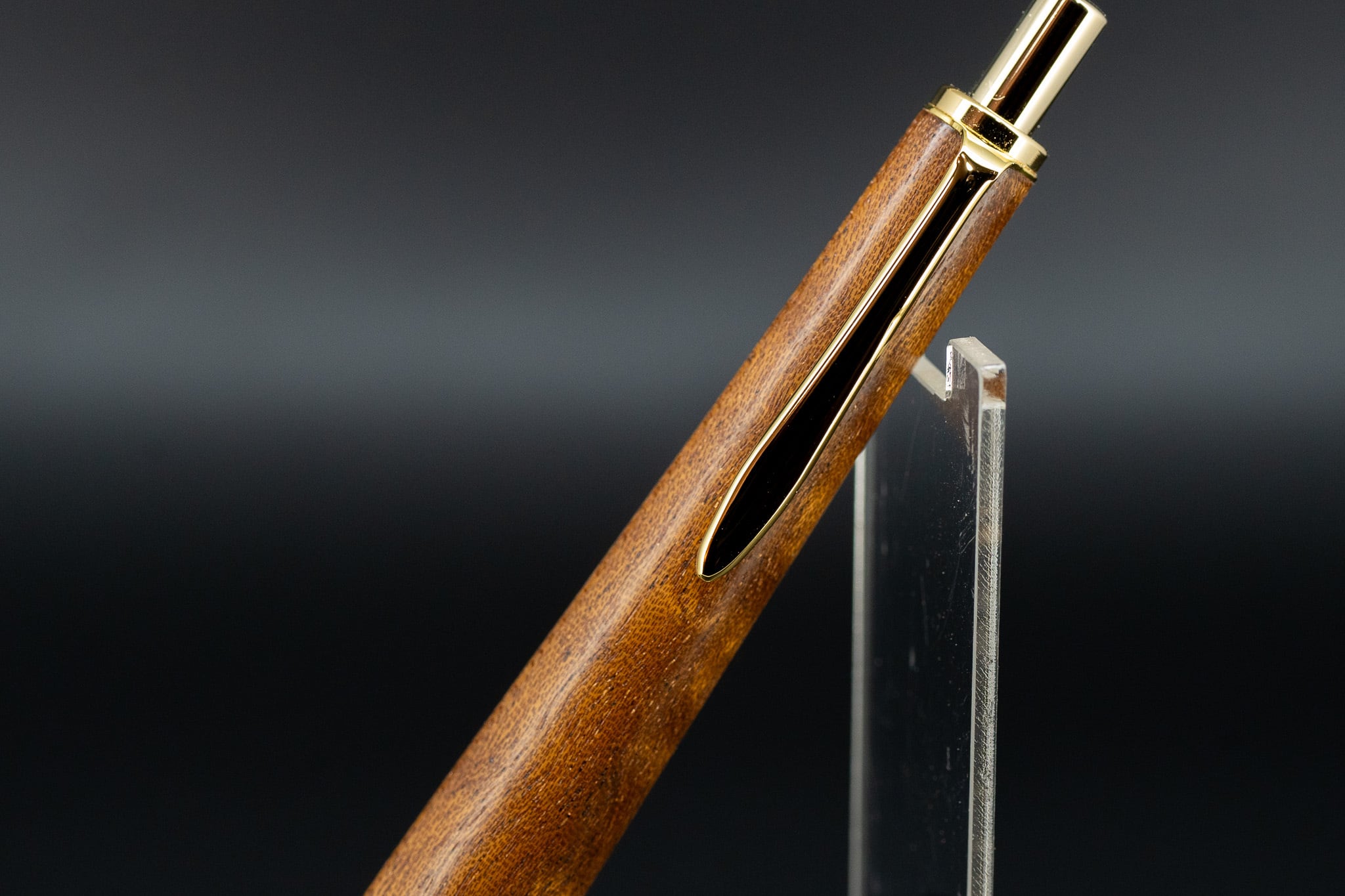 【熱帯雨林地域を代表する大木】 サペリ gold MP