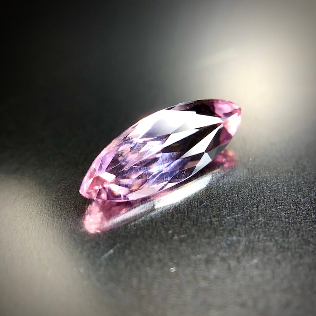 繊細なロゼワインカラー 0.8ct 天然 インペリアルトパーズ