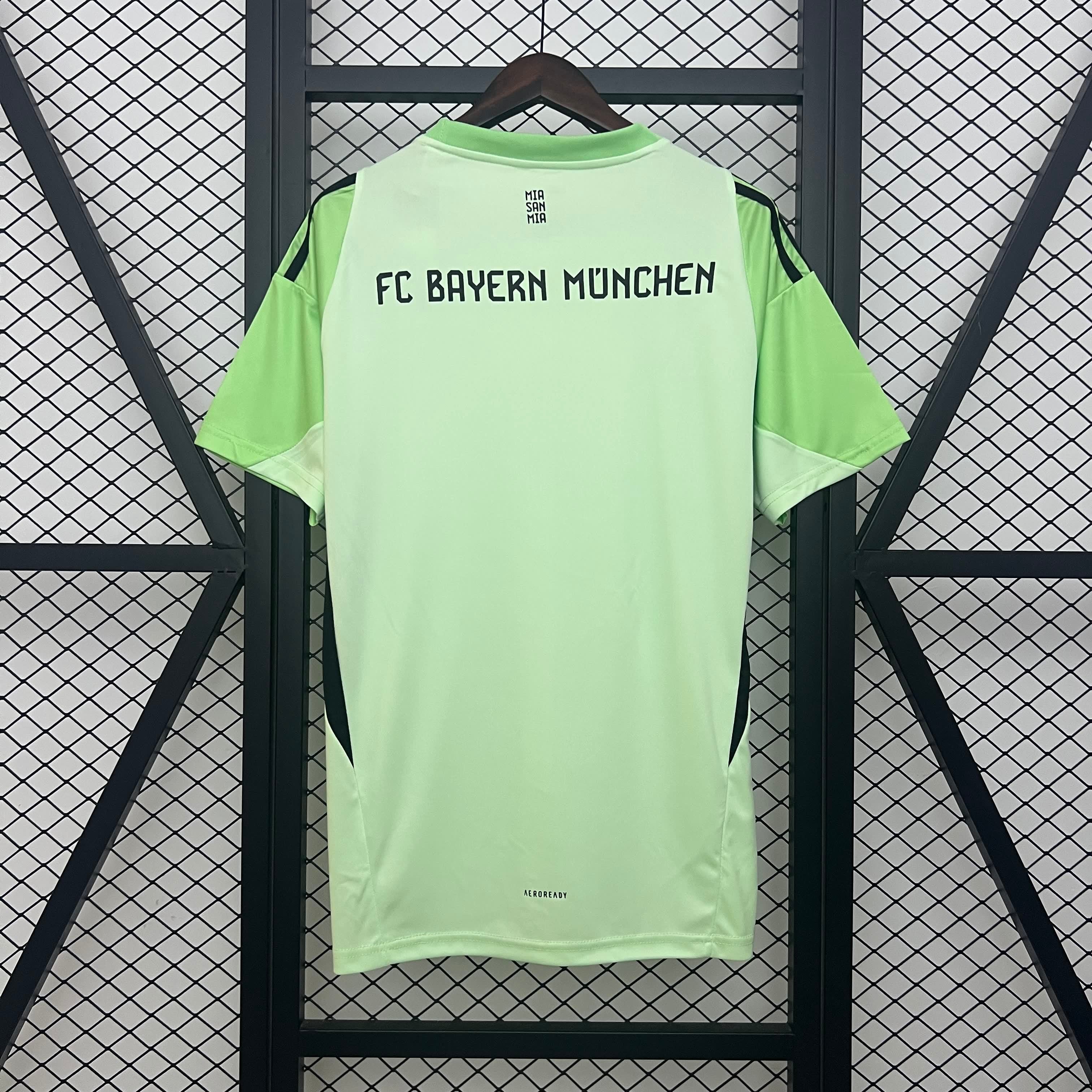 25-26 Bayern Munich Goalkeeper Green Jersey バイエルン ミュンヘン
