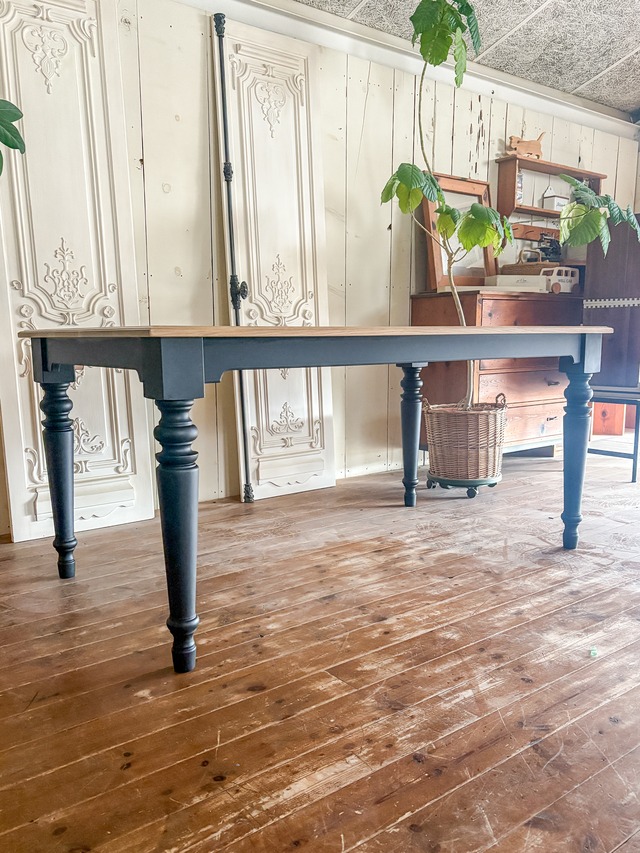 オーク材ターンドレッグダイニングテーブル　“特注ろくろ足TK”（アンティーク調ろくろ足テーブル）足元広めver.　W1400〜2400　4〜8人掛け　引き出し付きダイニングテーブル